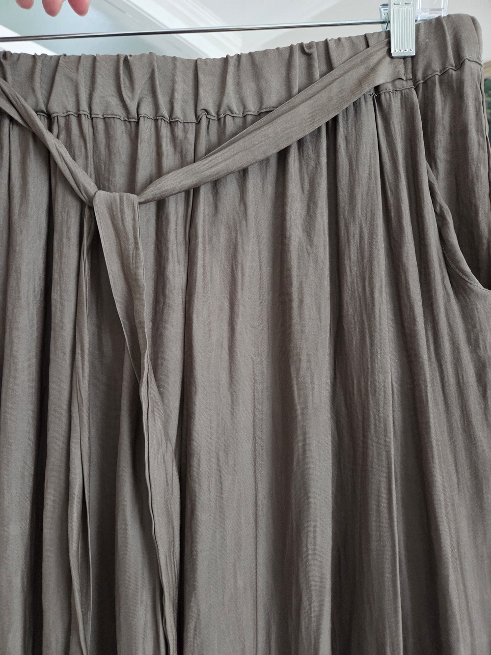 Olive Khaki Palazzo Haram Drapey Silky Pull On Flowy Pants Neutral M-31"